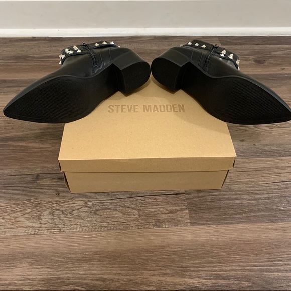 Steve Madden Black Besto Studded Ankle Booties Boots Size 9.5 - Picture 12 of 13